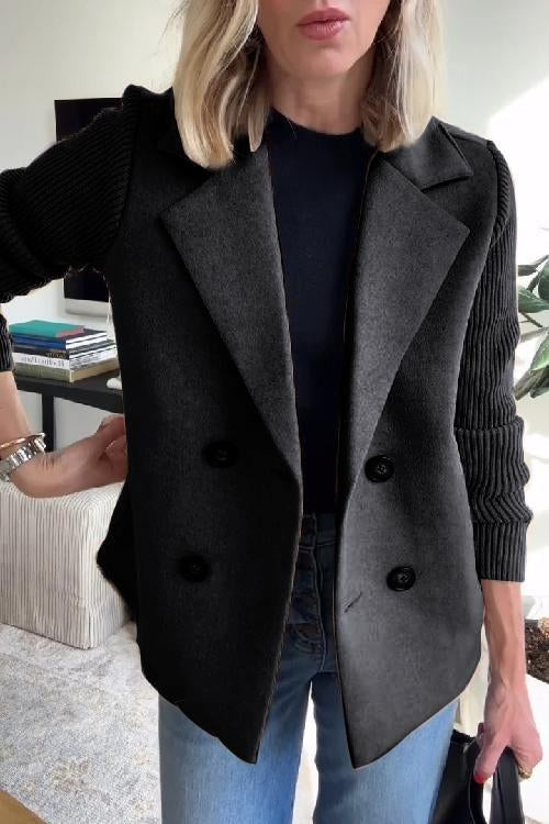 Alesia – Relaxed Blazer with Elegant Buttons