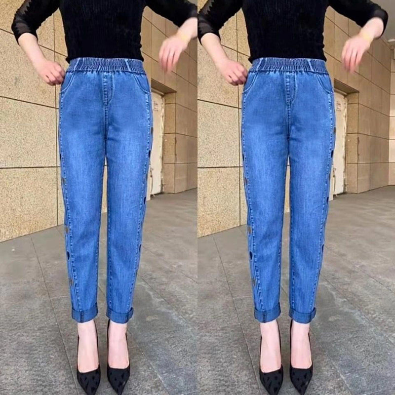 Soraya - Women's Highly Elastic Jeans with Heart Pattern Embroidery