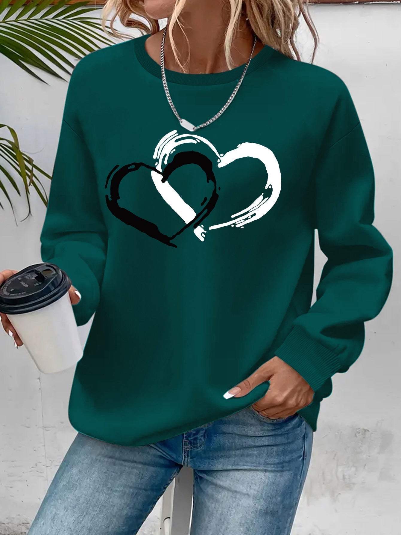 Sharyn - Chic Heart-Shaped Sweater