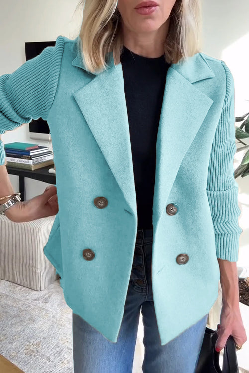Alesia – Relaxed Blazer with Elegant Buttons