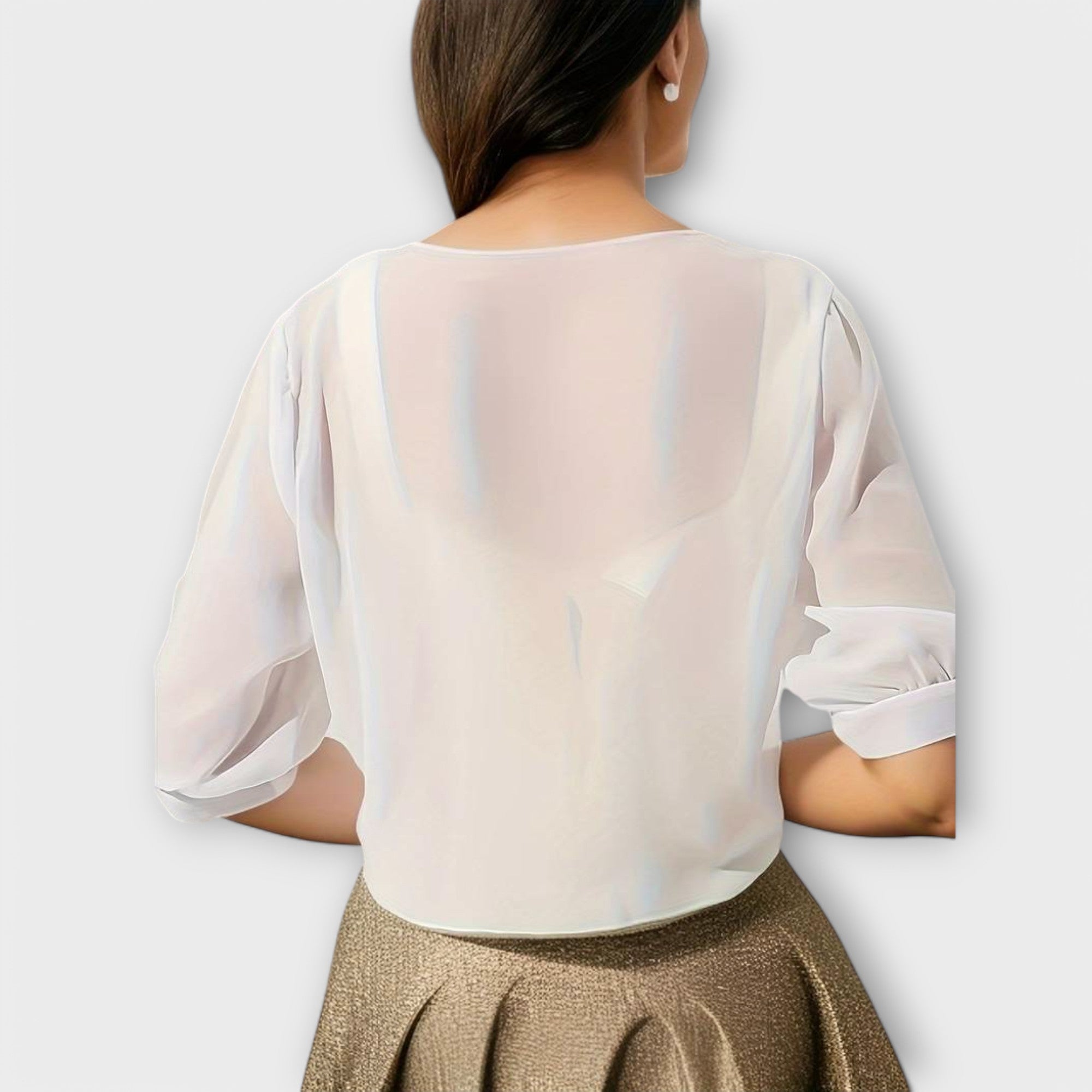 Amelise | Lightweight Open-Neckline Blouse
