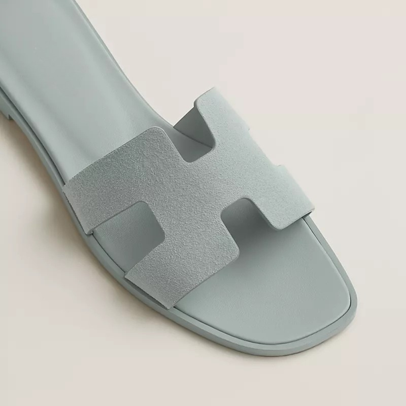 Calenia | Elegant & Versatile Sandals