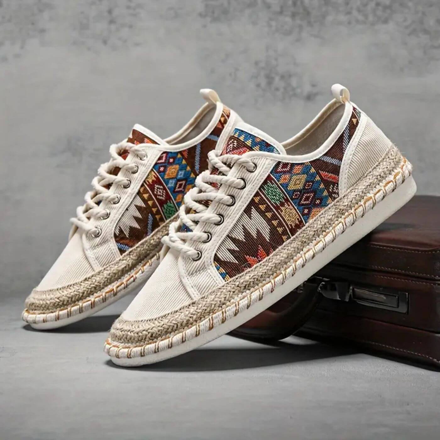 Navaro – Lightweight Graphic Pattern Sneakers
