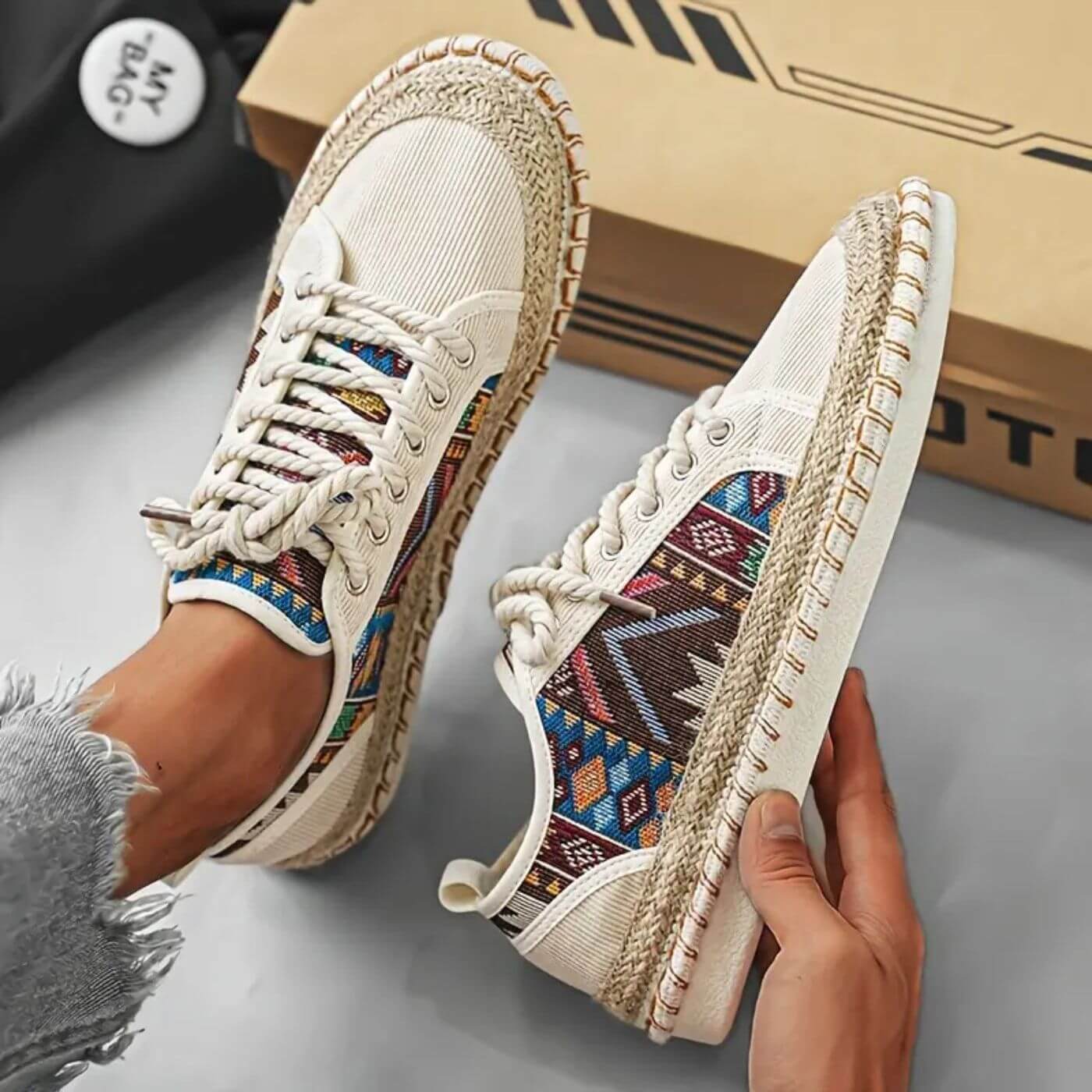 Navaro – Lightweight Graphic Pattern Sneakers