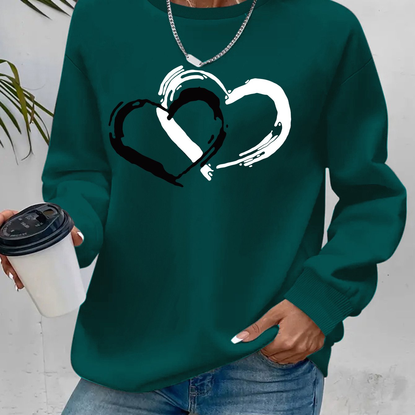 Sharyn - Chic Heart-Shaped Sweater