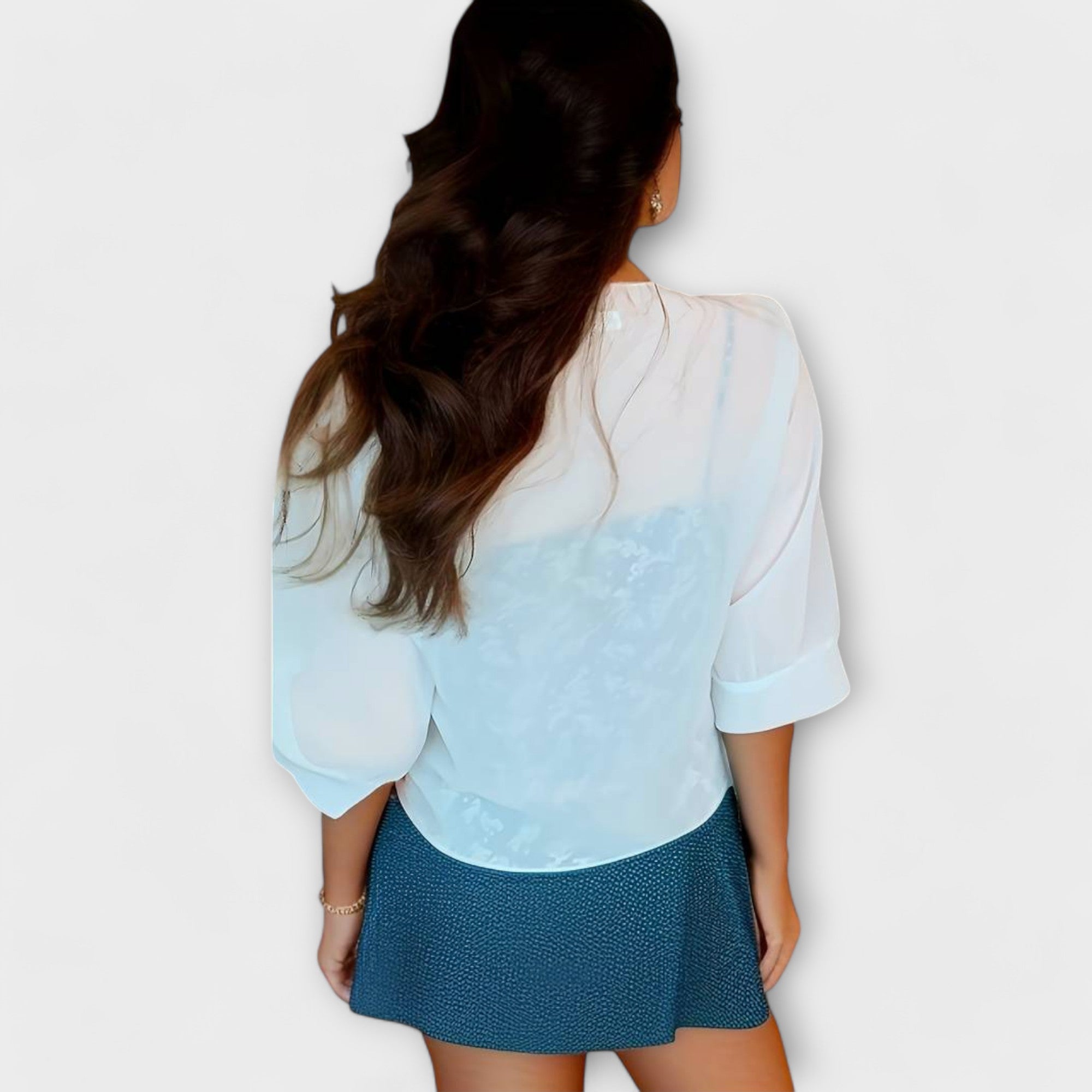 Amelise | Lightweight Open-Neckline Blouse