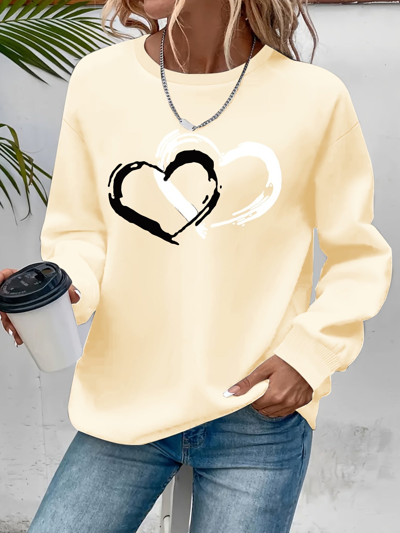 Sharyn - Chic Heart-Shaped Sweater