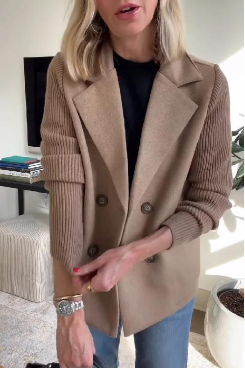 Alesia – Relaxed Blazer with Elegant Buttons