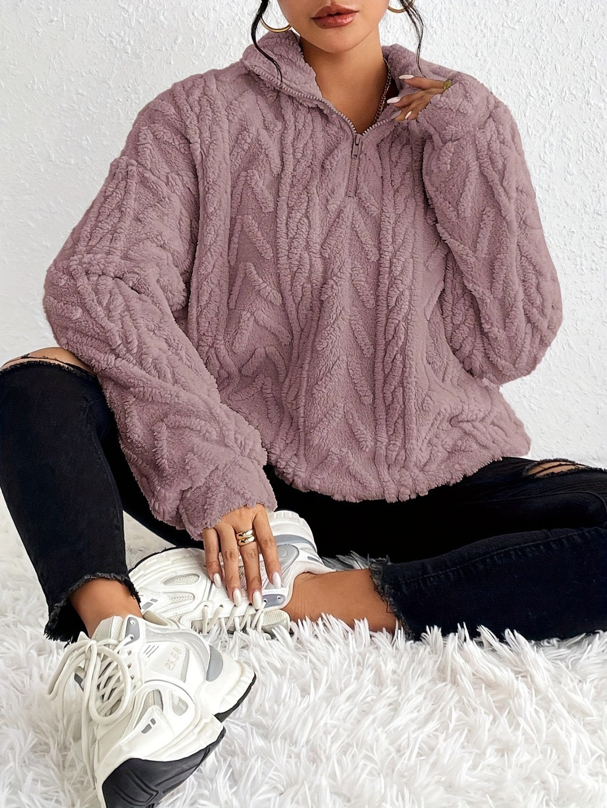 Aila – Fluffy Zip-Up Hoodie
