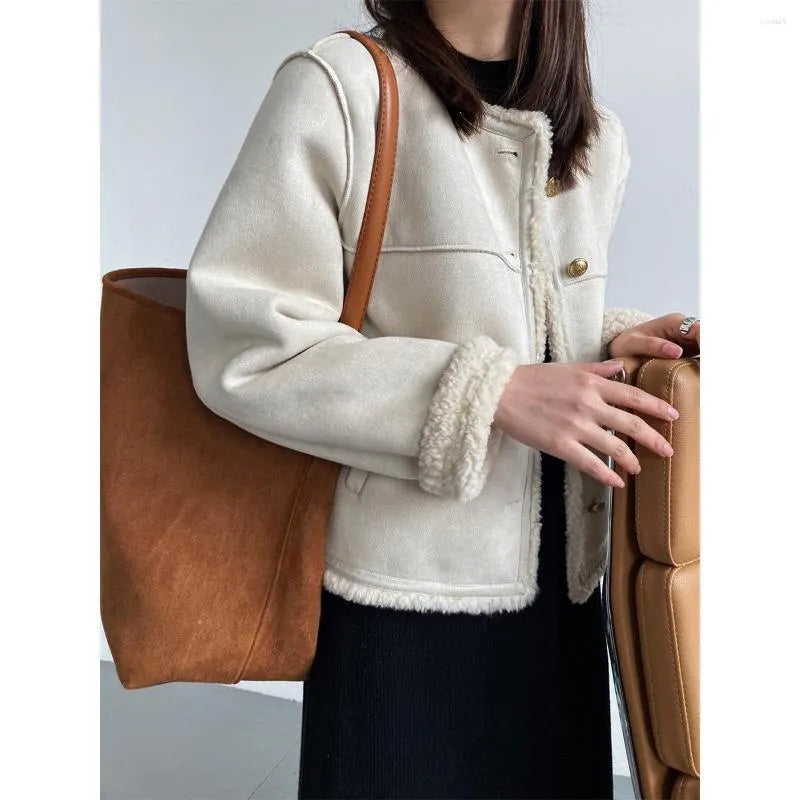 ZELIE | Timeless warmth with style